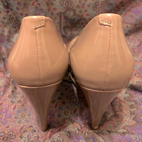 Patent leather nude BCBG generation platform heels - Picture 2 of 5